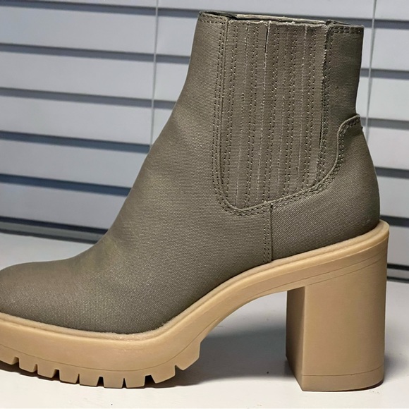 Dole Vita Canvase Sage Bootie Size 8 - Picture 3 of 15
